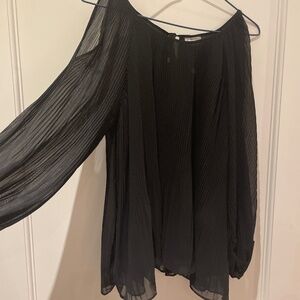 Freeway cold shoulder chiffon like ribbed top🏯